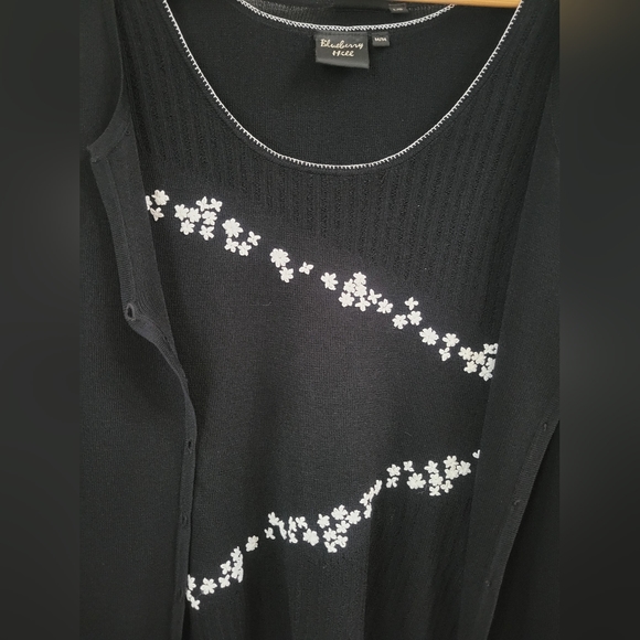 Cardigan/Tank set - Picture 2 of 7